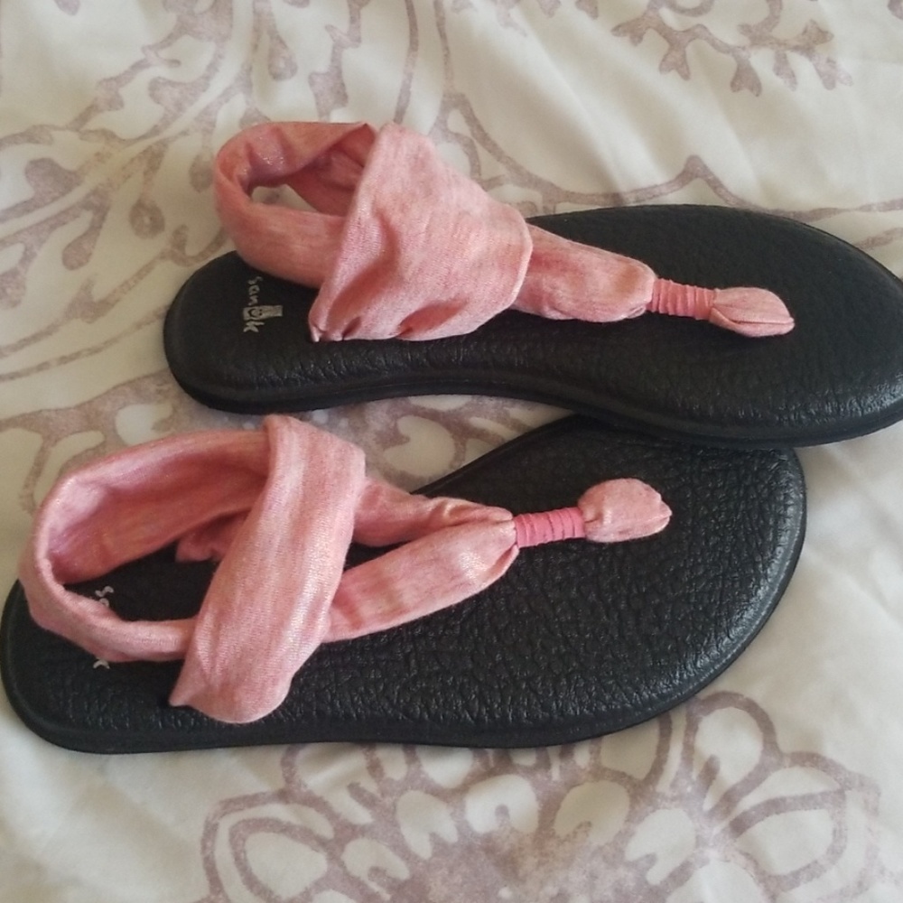 Sanuk yoga sling back sandals